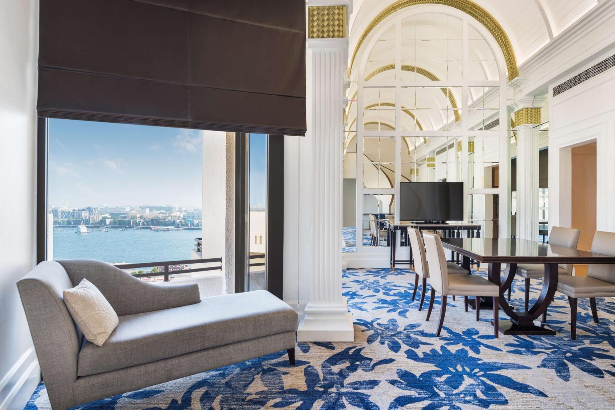 Radisson Blu Hotel, Deira Creek Dubai